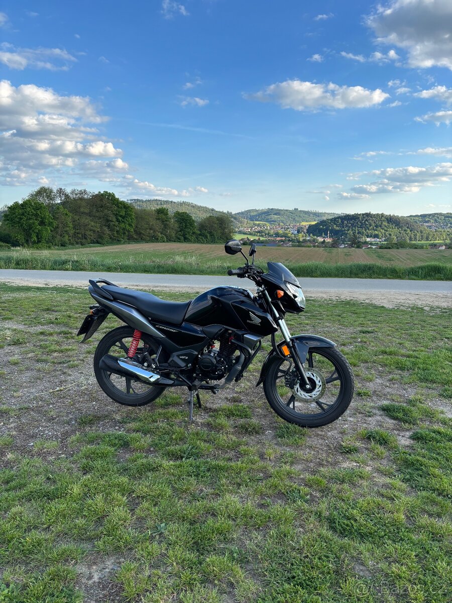 Honda CB125F - 4