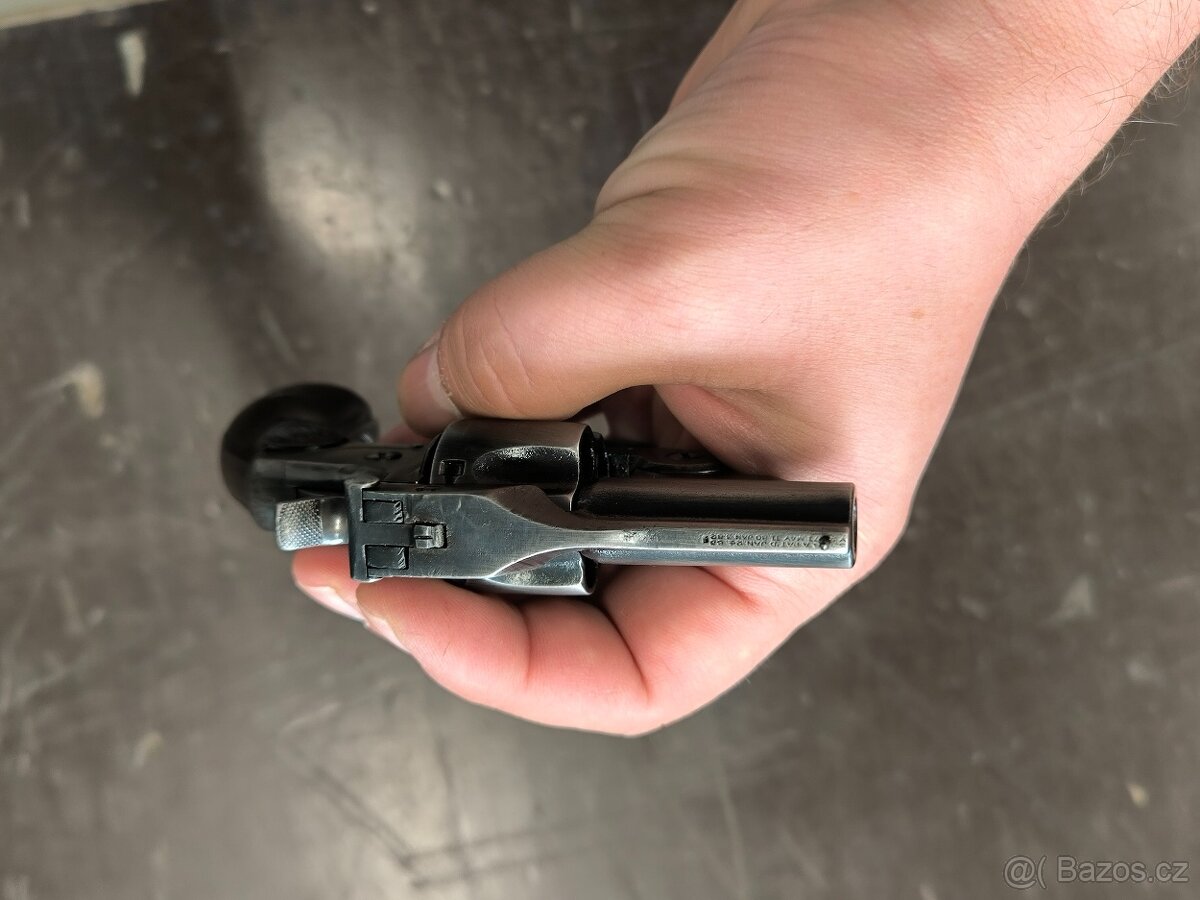 Historický revolver Smith & Wesson DA.32sw - 4