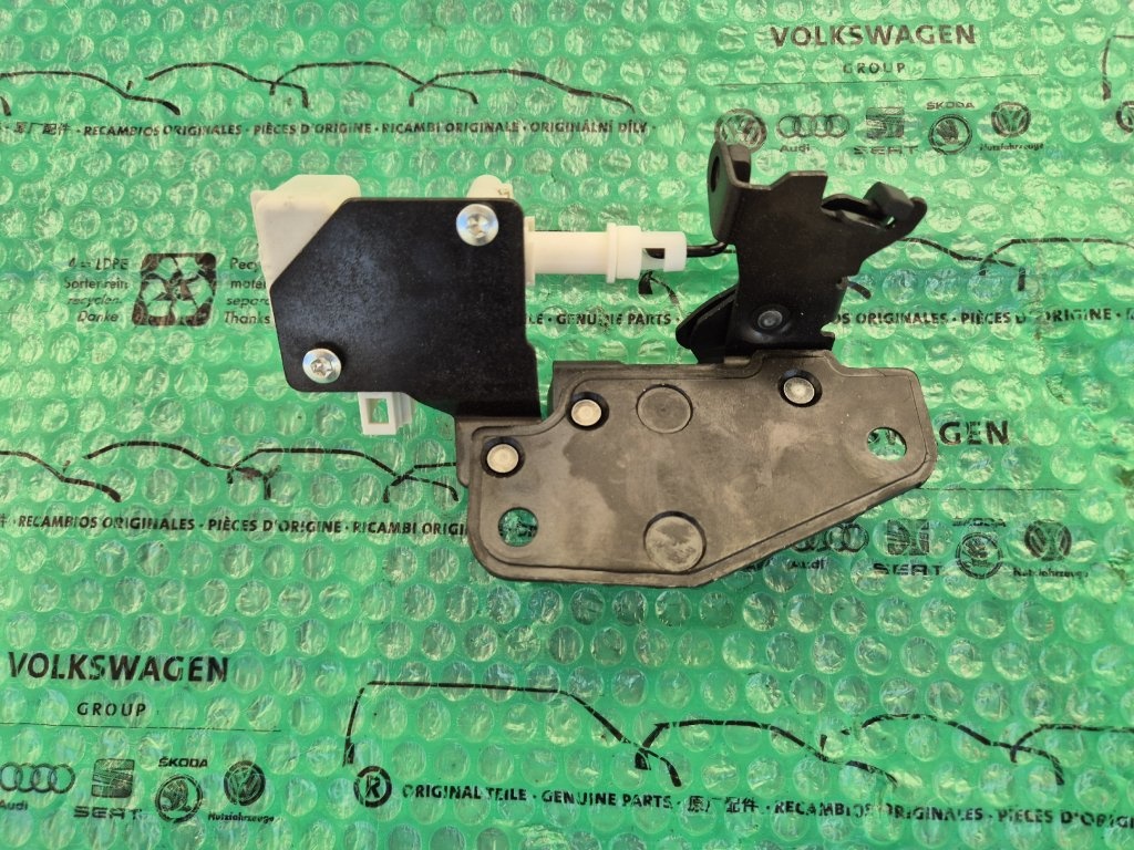 Škoda Fabia I západka zámku kufru - 4