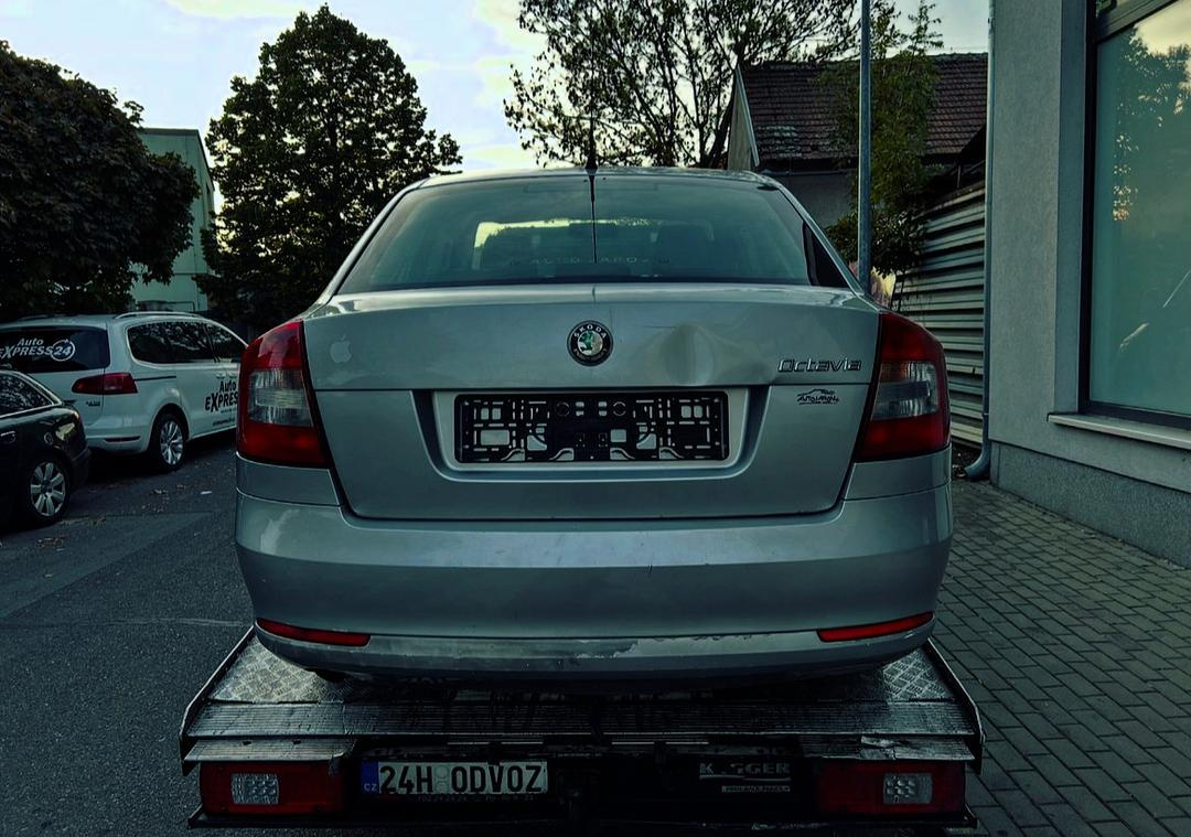 Vůz na díly Škoda Octavia 2 sedan facelift 2010 CAY LHW LA7W - 4