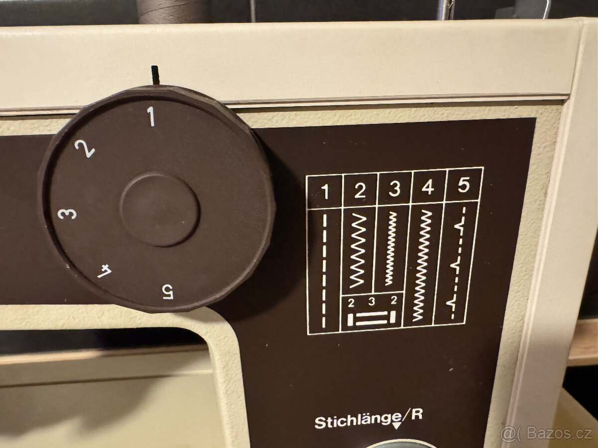 Šicí stroj Victoria Detmold kovový - 4