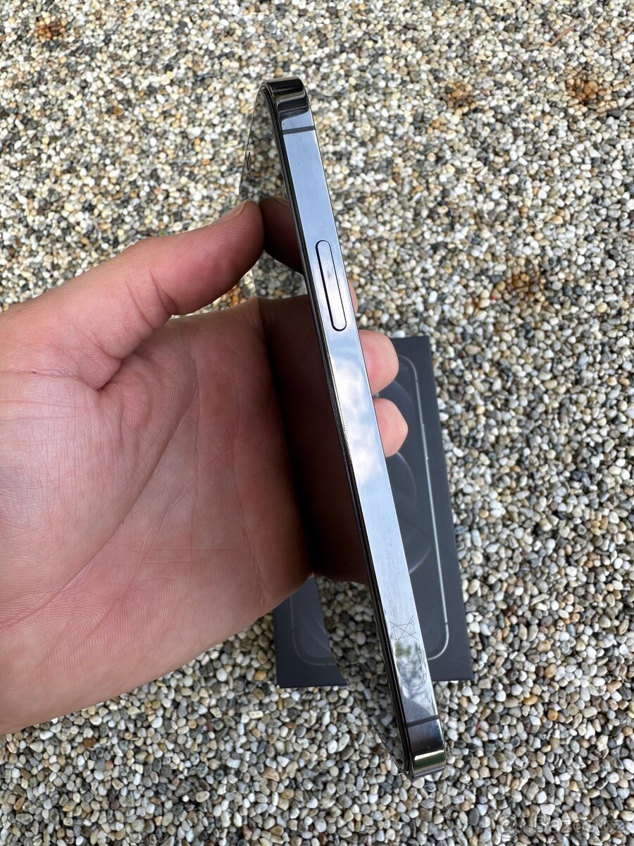 IPhone 12 Pro - baterie 100% - 4