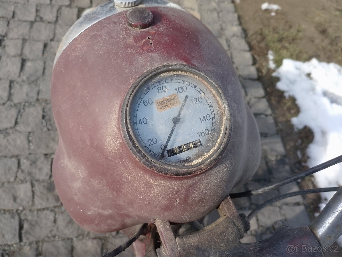 Jawa Pérák 350 - 4