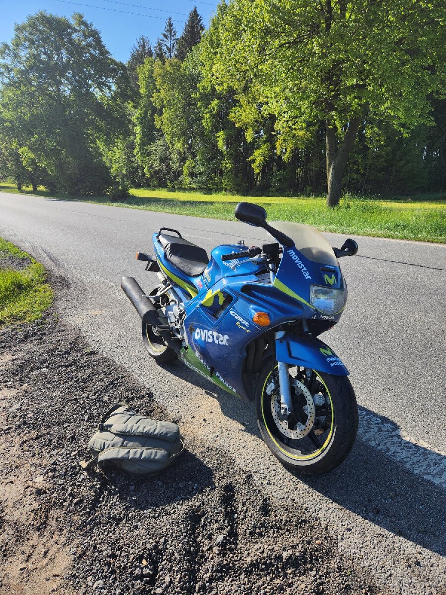 Honda CBR 600 F2 - 4