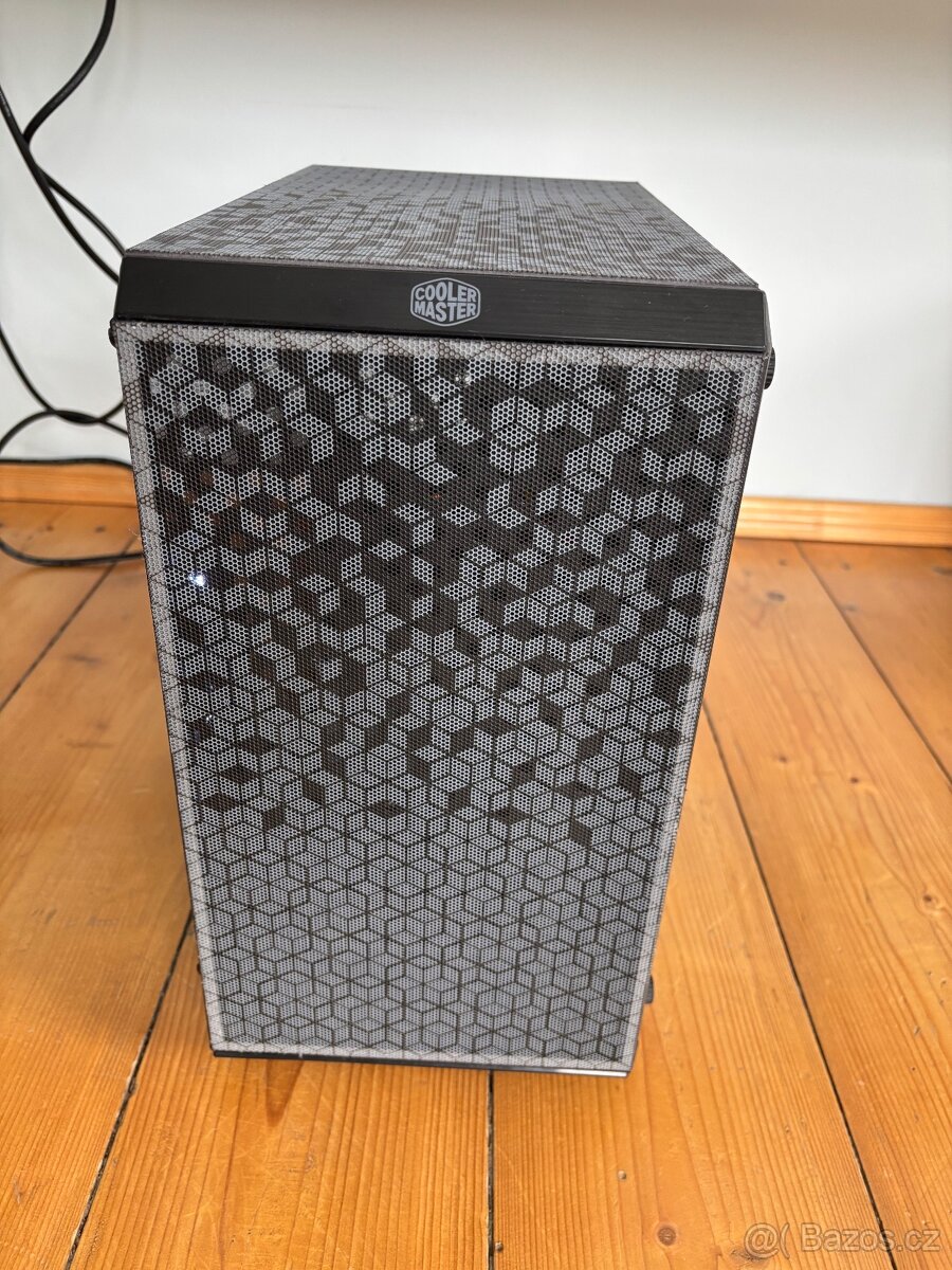 Stolní počítač MSI s monitorem AOC - 4