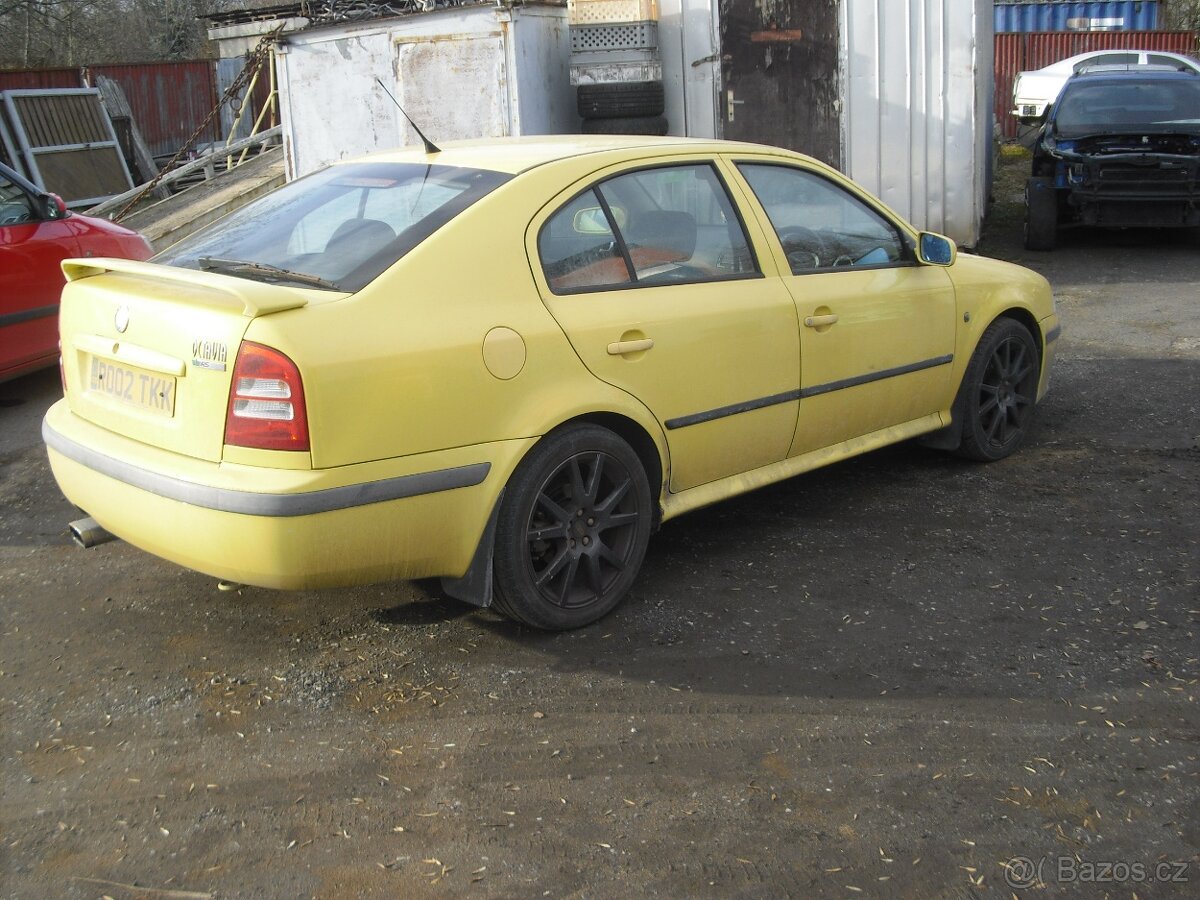 Skoda Octavia RS Zluta - 4