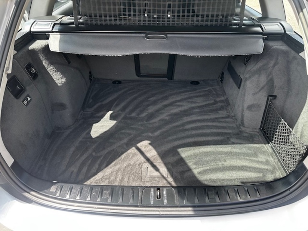 BMW e91 318 D touring, r.2010, STK, automat, klima - 4