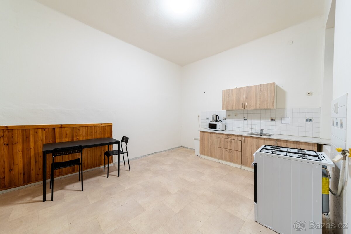 Prostorný pokoj s trvalým pobytem — Praha 5, Smíchov - 4