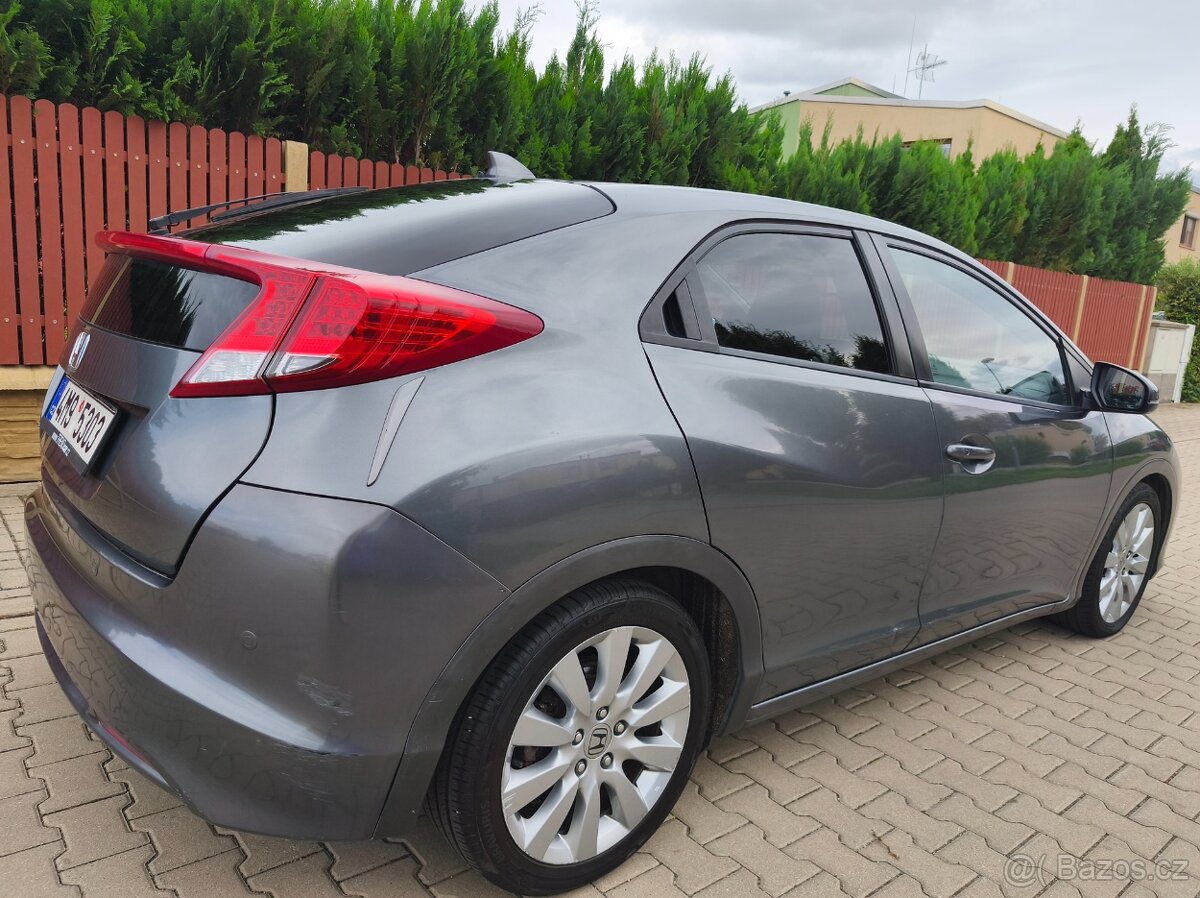 Honda Civic 2.2i-DTEC 110kW Executive - 4