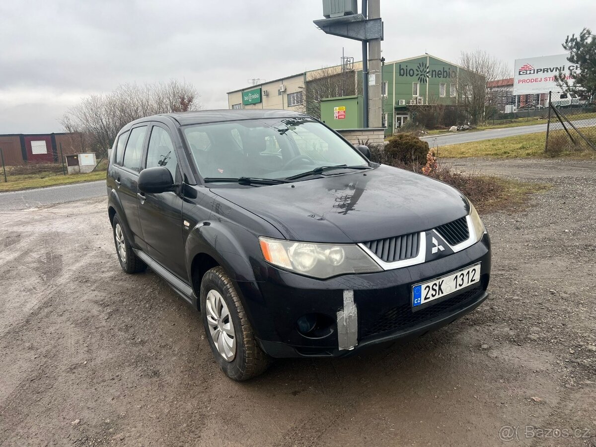 Mitsubishi Outlander 2.0 Di-D 4WD 103kW - 4