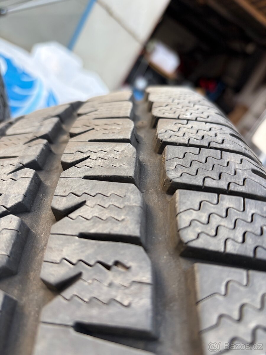 Zimní pneu R16 C - 4