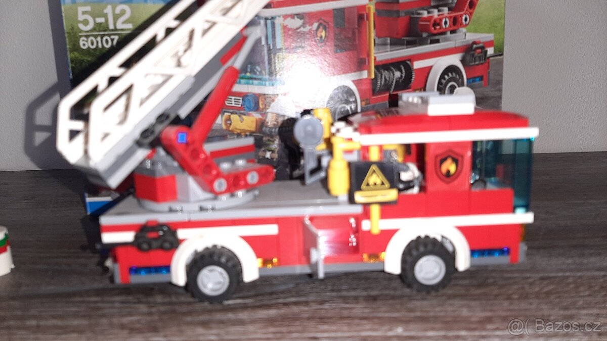 lego CITY 60107 hasiči - 4