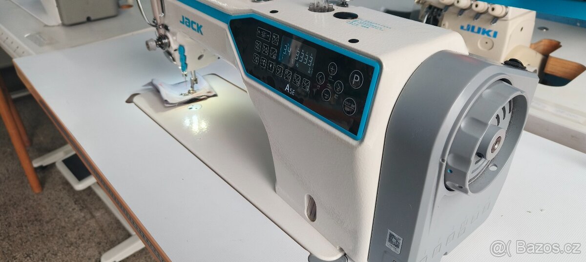 Průmyslovy automaticky šicí stroj Jack A5E - 4