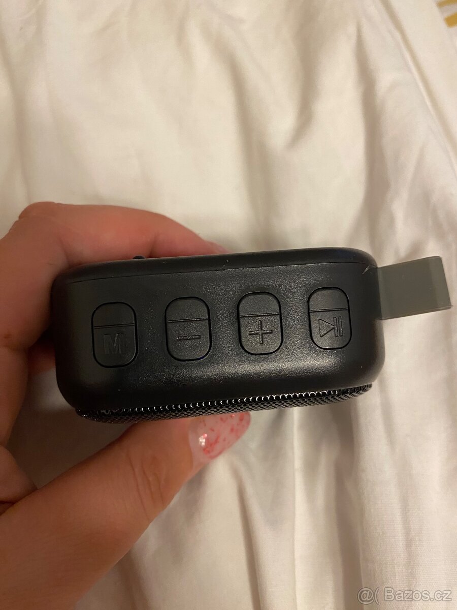 Přenosný mini reproduktor Umbro 494616RD - 4