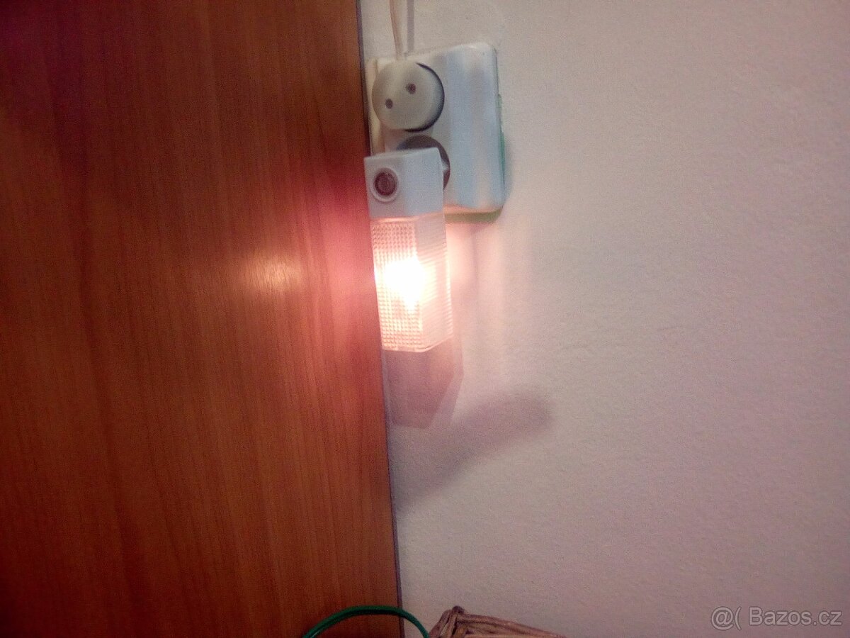 Noční osvětlení lampičky orientační - 4