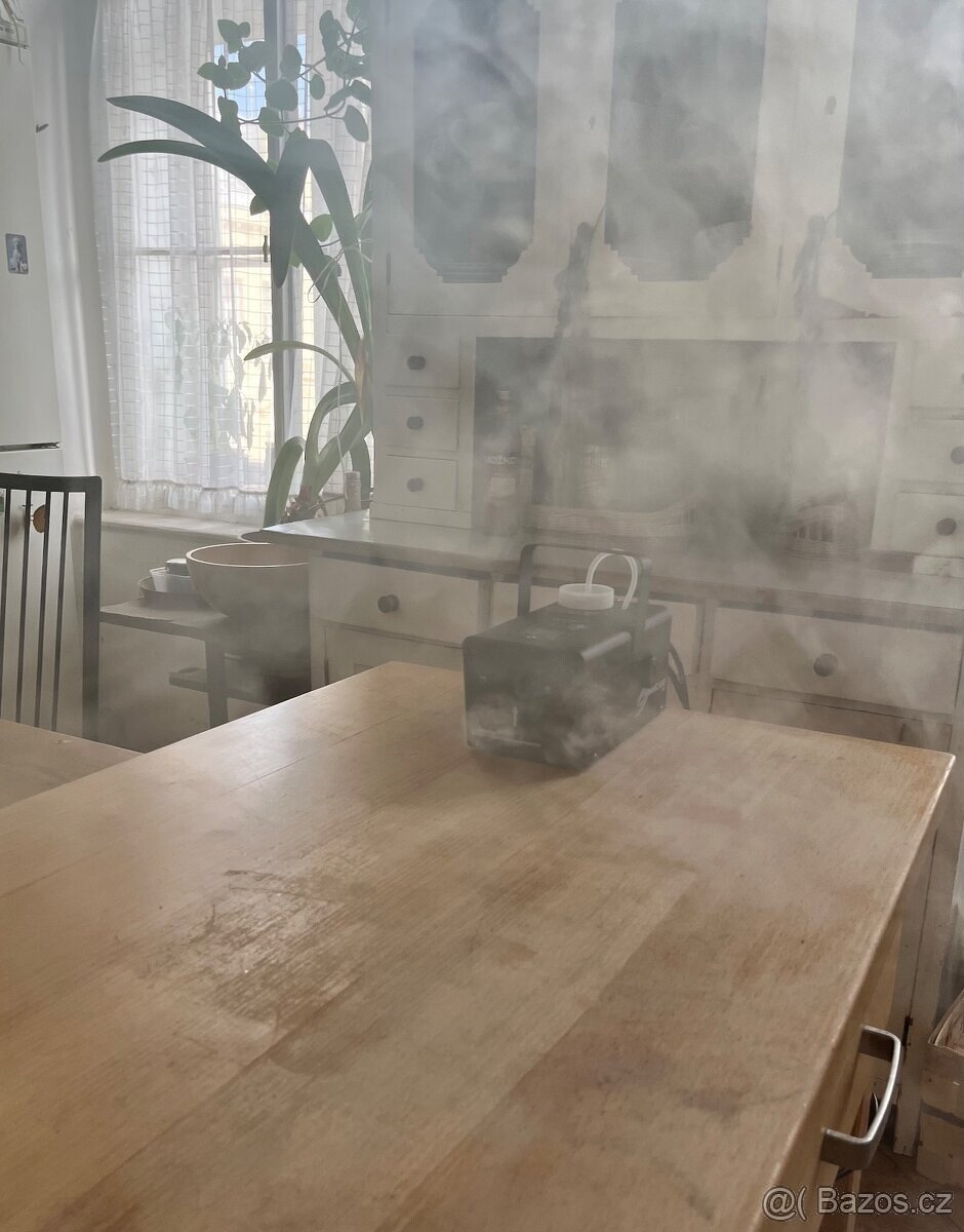 Výrobník mlhy / kouřostroj: PRONÁJEM - 4