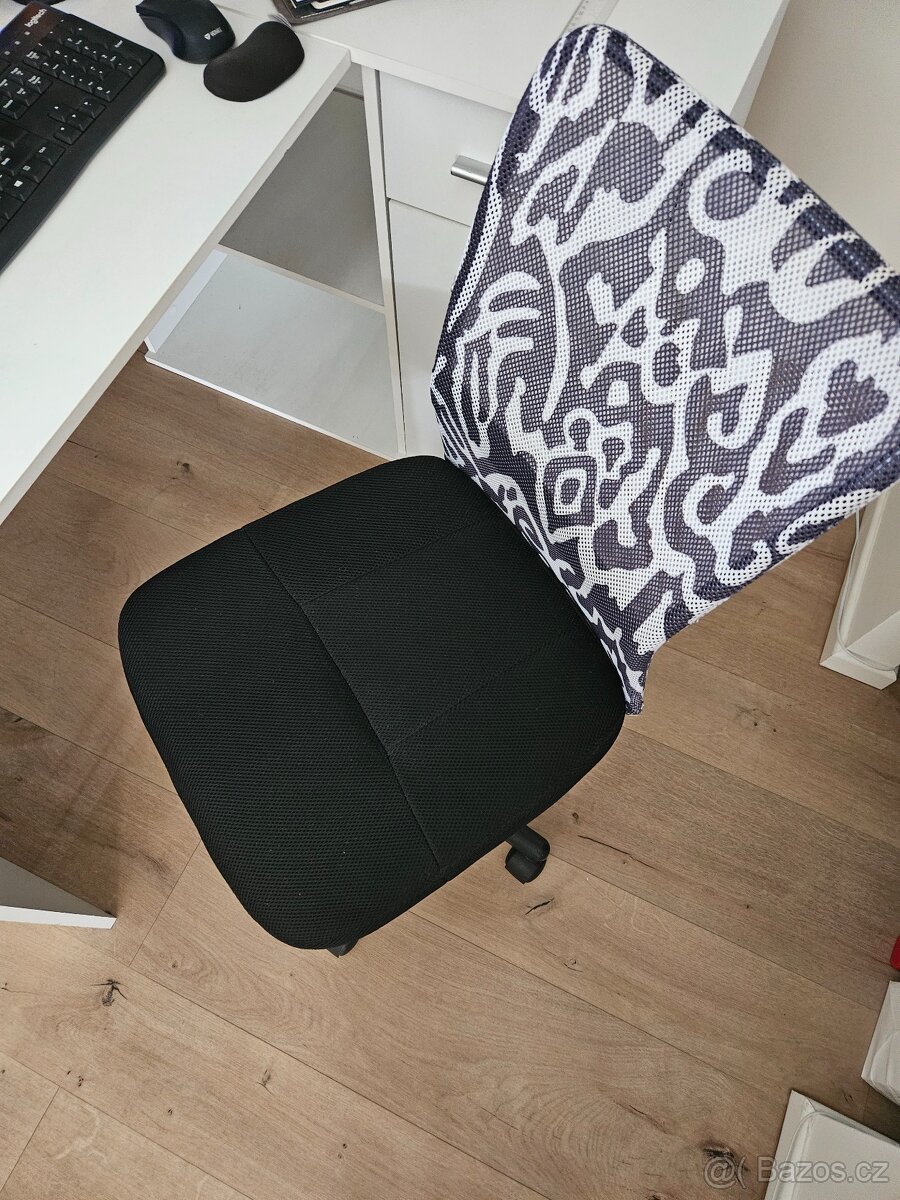 Pracovní stůl + židle - 4