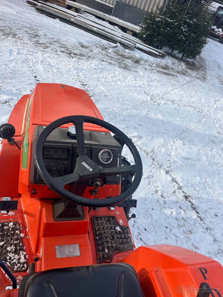 Prodám malotraktor Kubota xb1 - 4