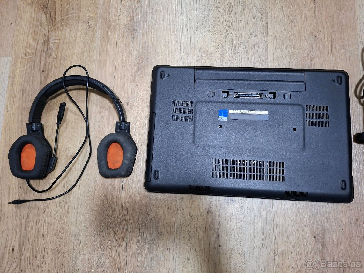 Dell E5540 i7, 8GB, SSD/HDD, GT720M + sluchátka - 4
