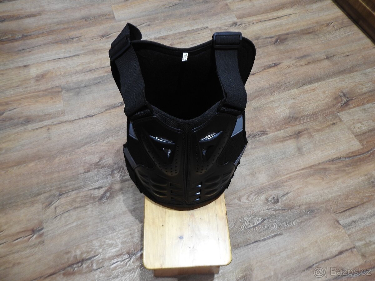 Chráničová vesta Nová - 4