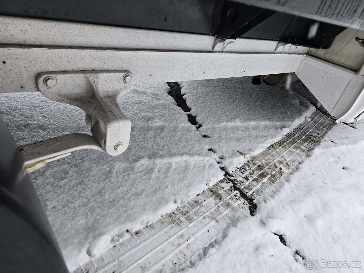 VALNÍKOVÝ VOLKSWAGEN CRAFTER DOUBLE KABINA r.2007 - 4