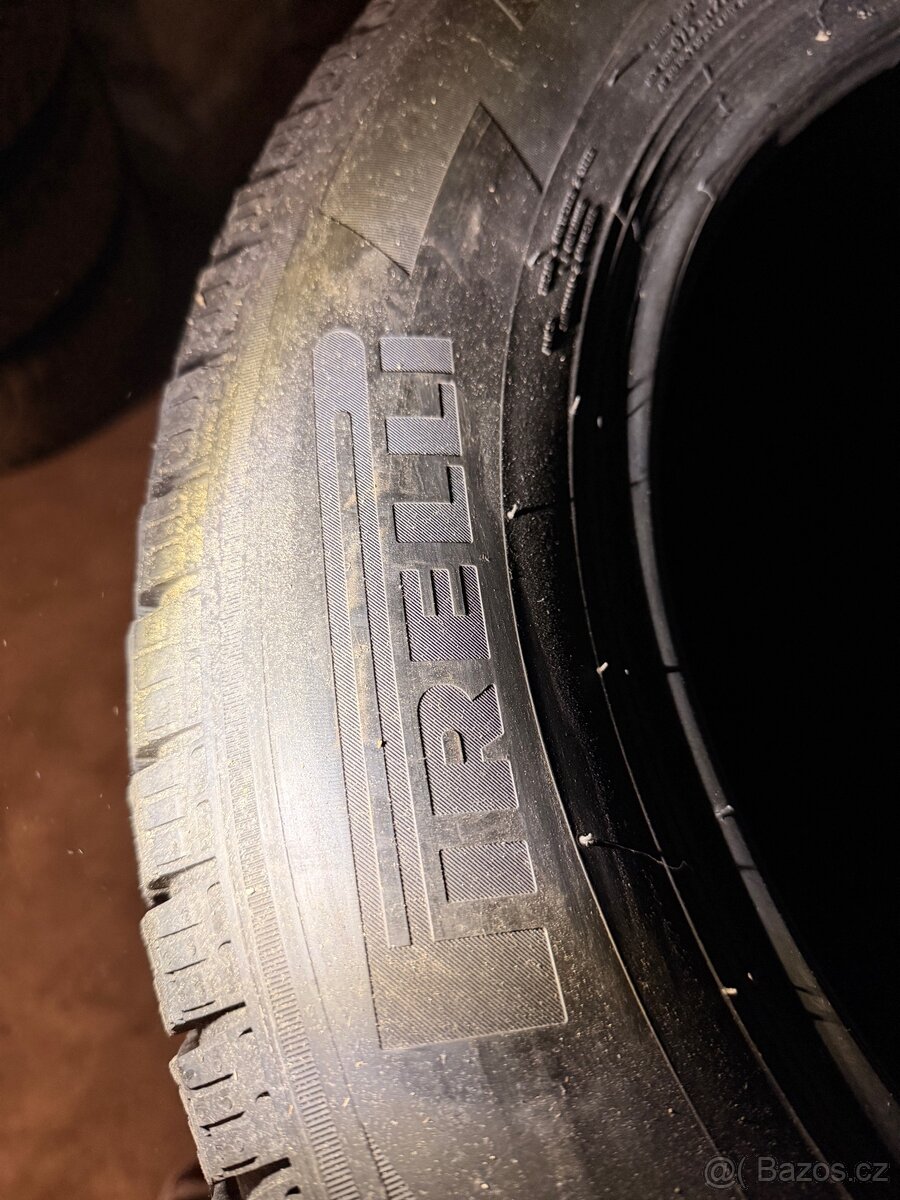Pirelli ICE ZERO FR 235/60 R18 - 4