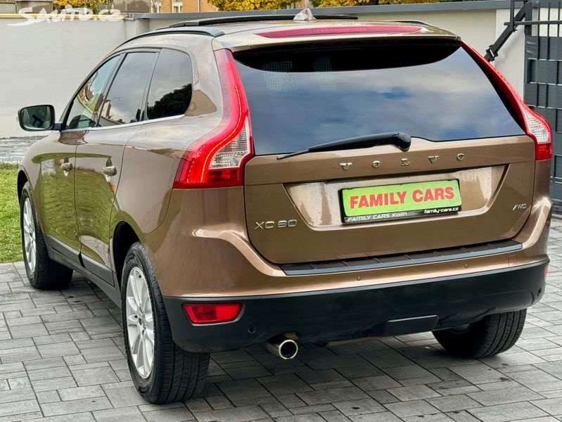 Volvo XC60, 2.4D5,MOMENTUM,2.MAJ,SERVIS.KN - 4