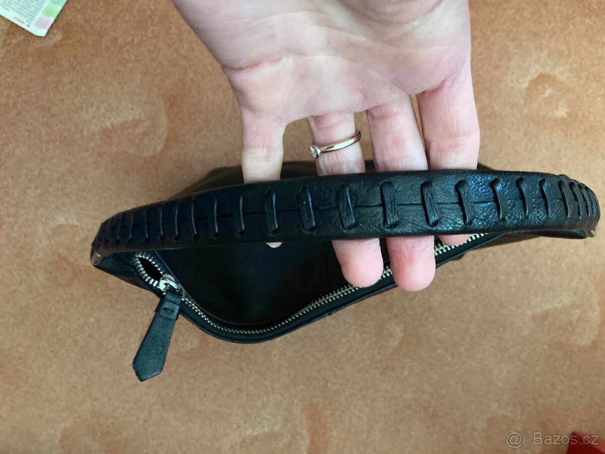 Kožená kabelka Baťa - 4