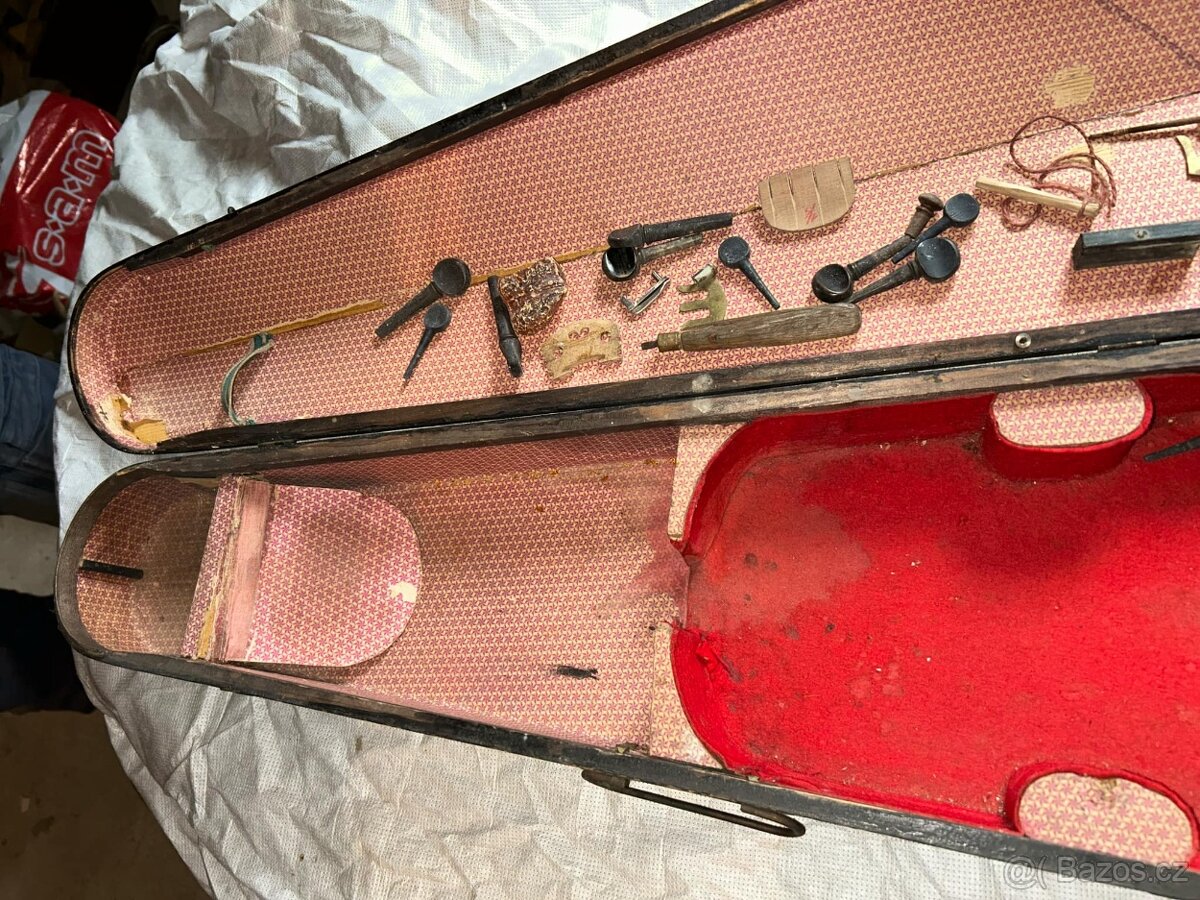 Lyže a obal na housle - 4