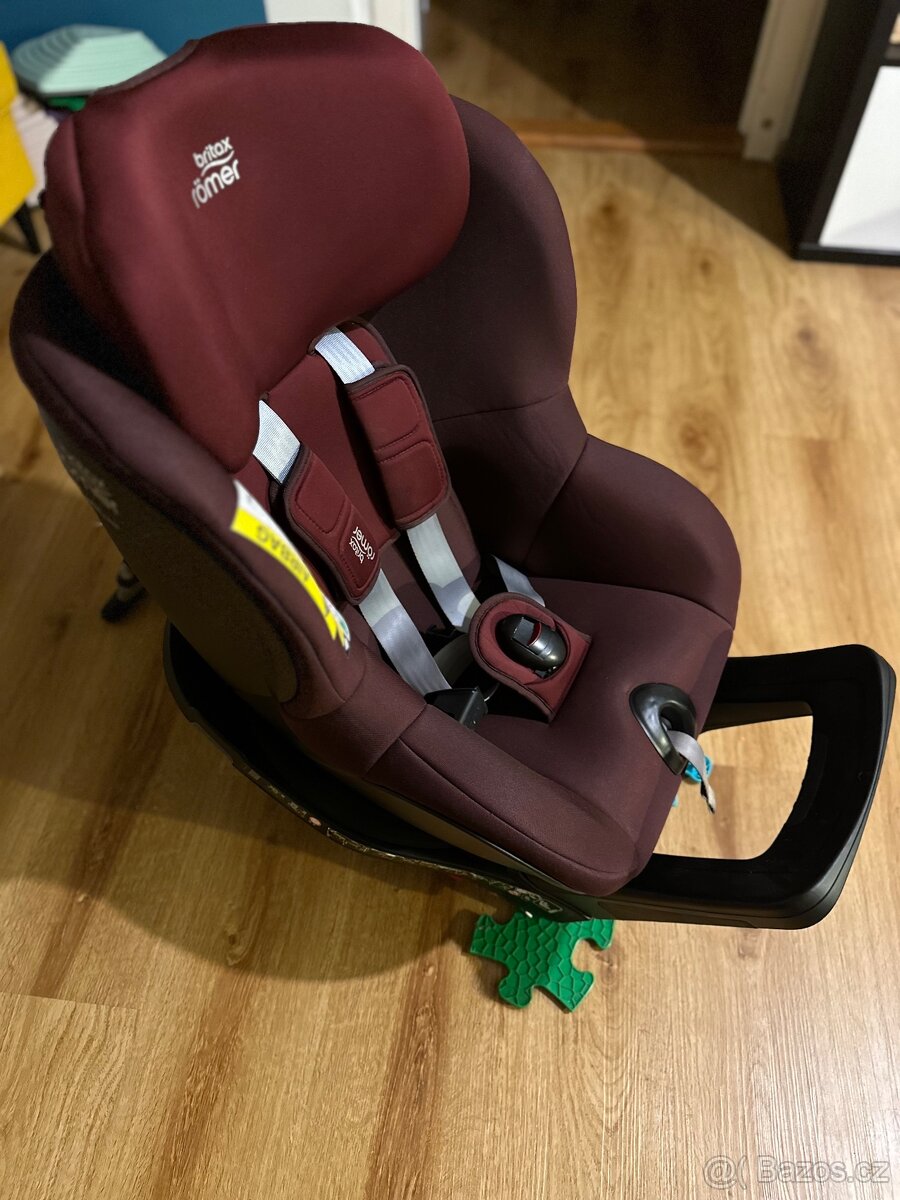 Autosedačka Britax Römer Dualfix M i-size burgundi 2022 - 4