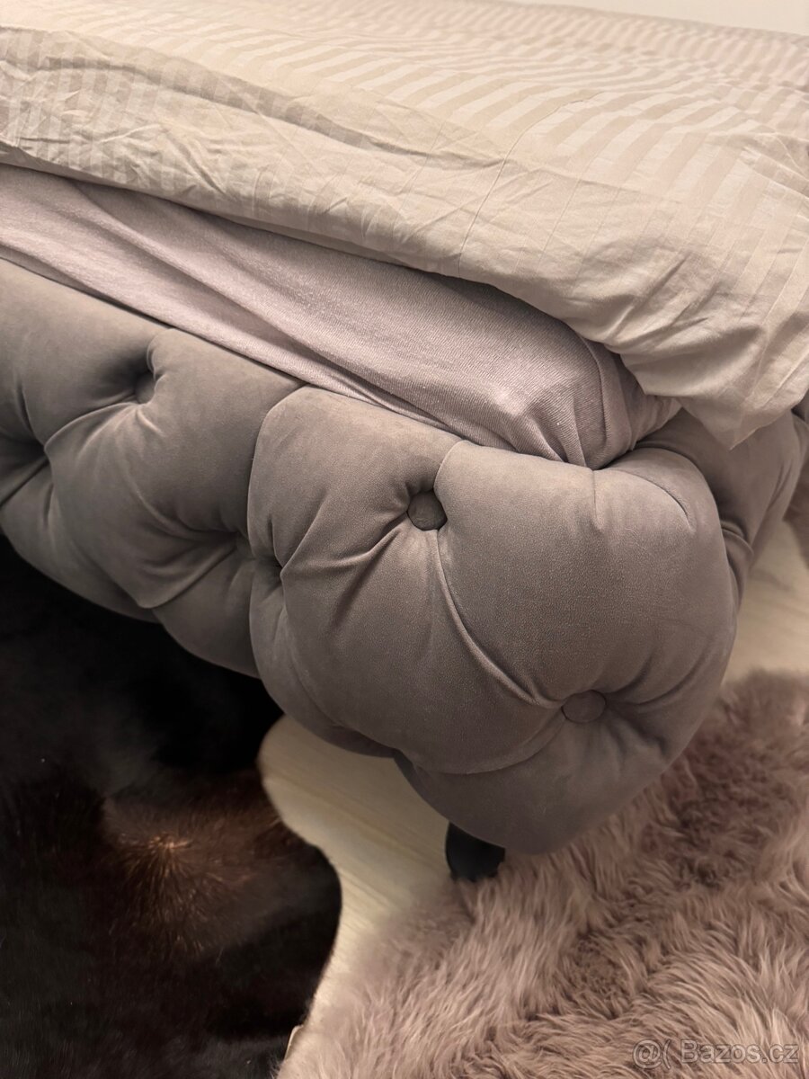 Manželská postel KARE Design - 4