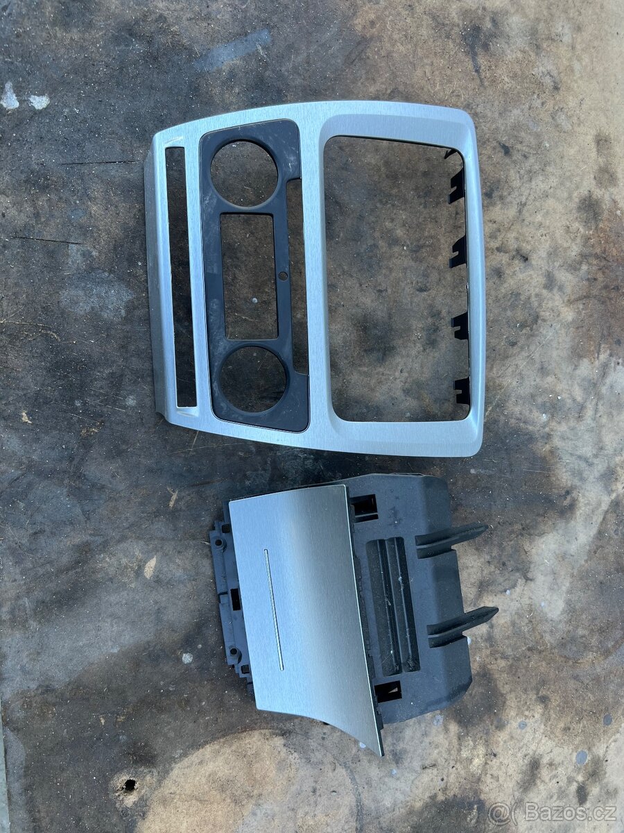 Škoda octavia 2 rs popelnik rameček - 4