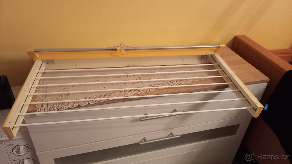 Věšák na zeď - 4