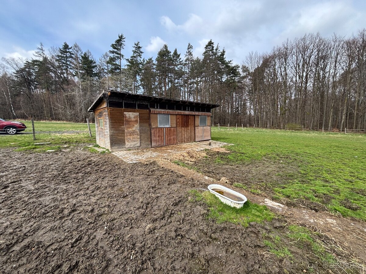 Pronájmů pole a zemědělskou usedlost . - 4