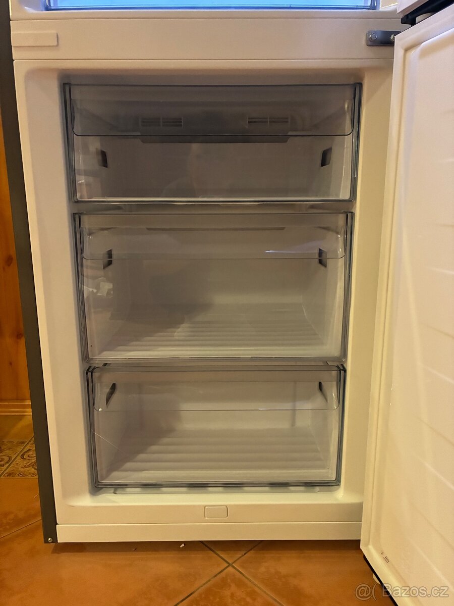 Lednice skoro nova - 4