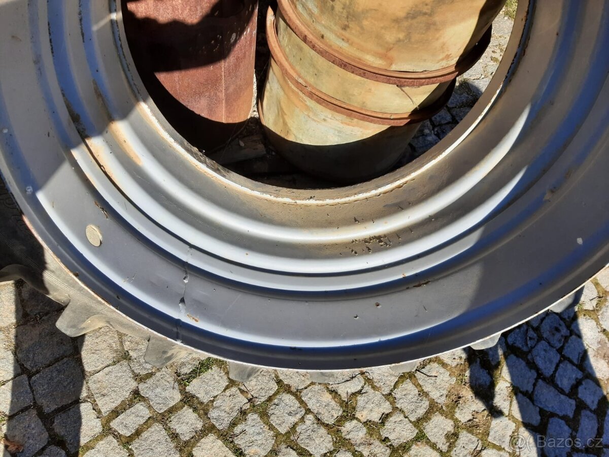 Dvojmontáže Case Maxxum 4ks pneu - 4