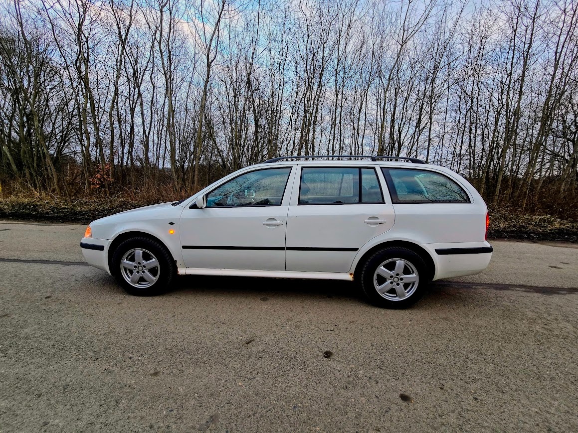 OCTAVIA 1,9TDI, 66KW, JEDE SUPER, VÝHŘEV SEDADEL - 4