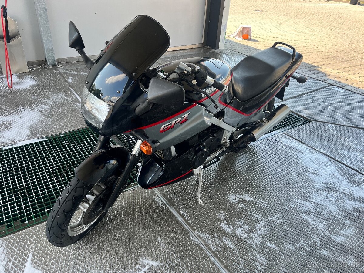 Kawasaki GPZ 500s - 4