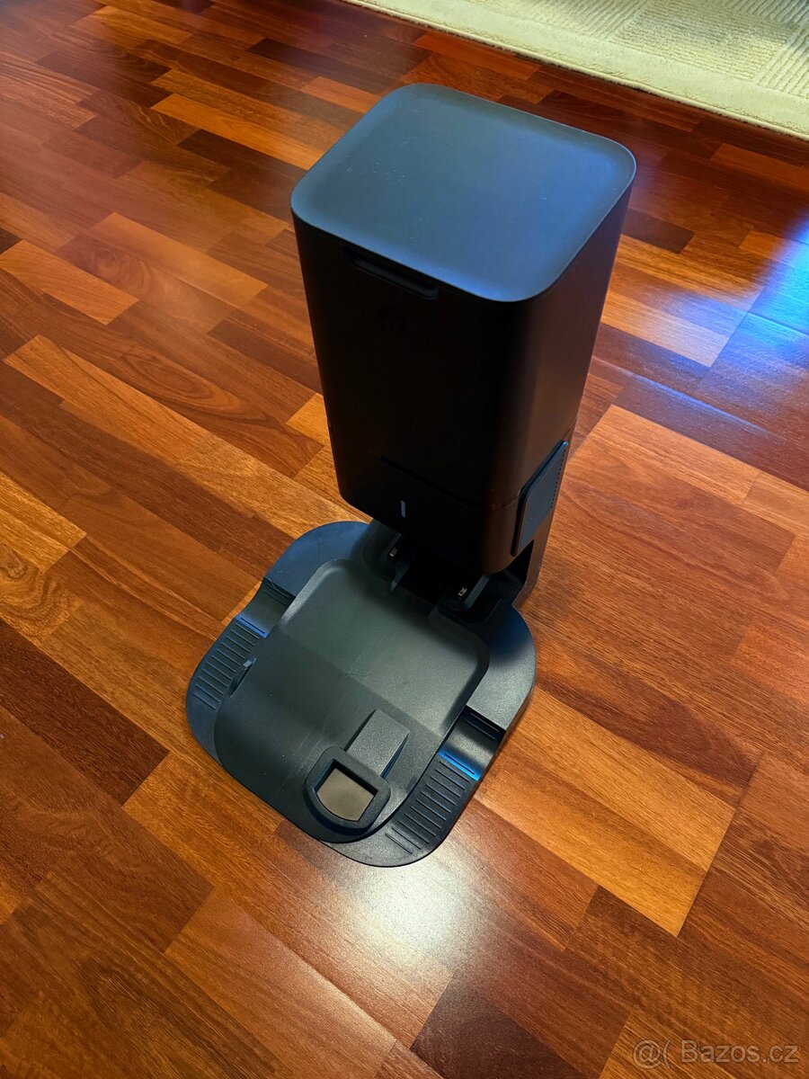 Robotický vysavač Roomba i3 + dockovací stanice + 27 sáčků - 4