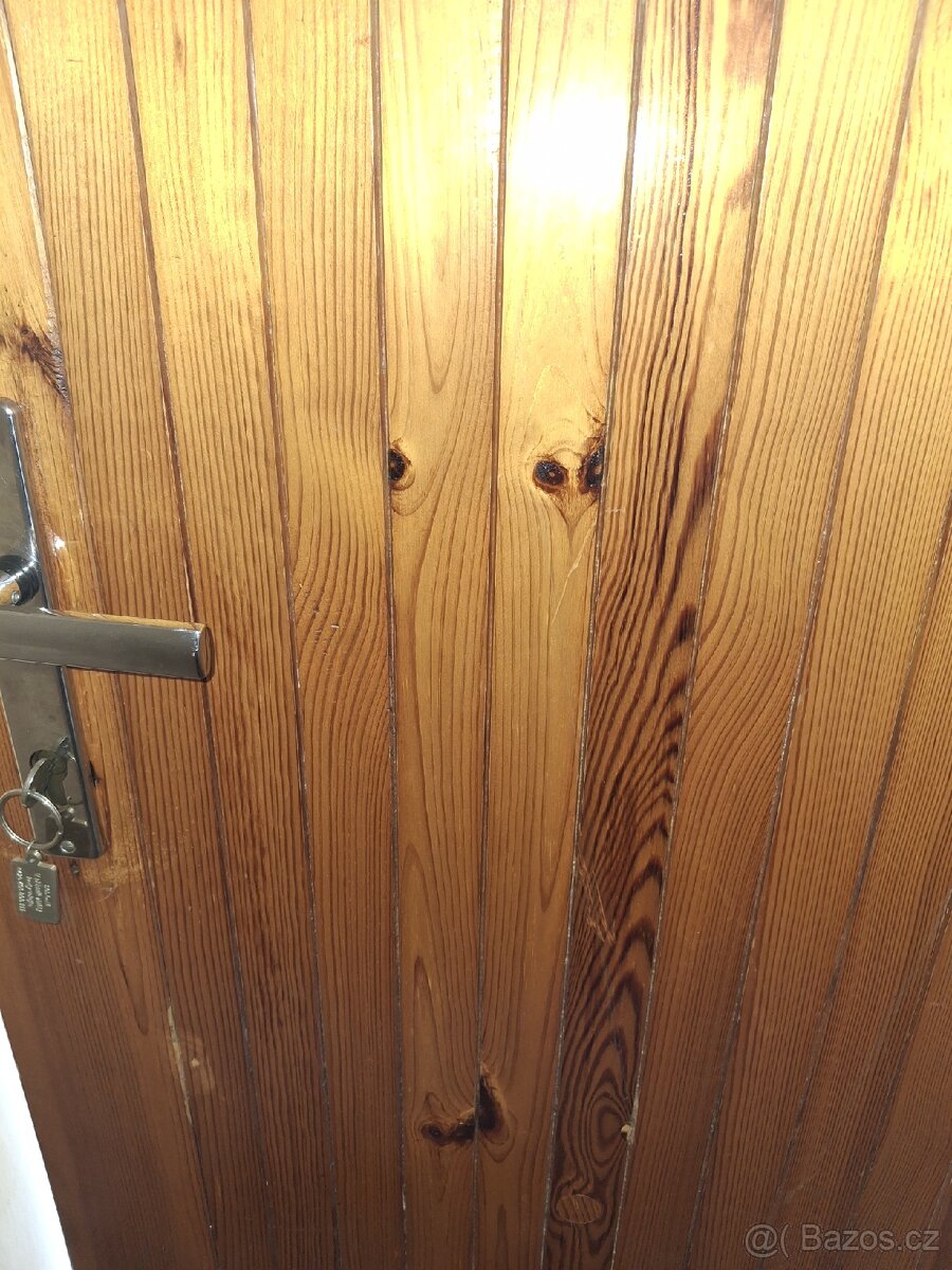 Vstupní dveře pravé ze dřeva ( modřín) - 4