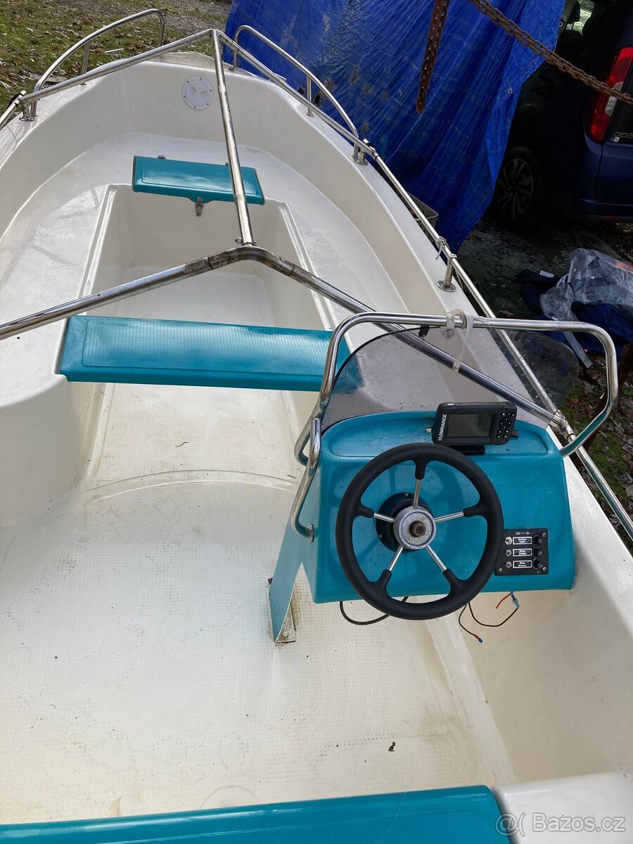 Motorová loď - 4