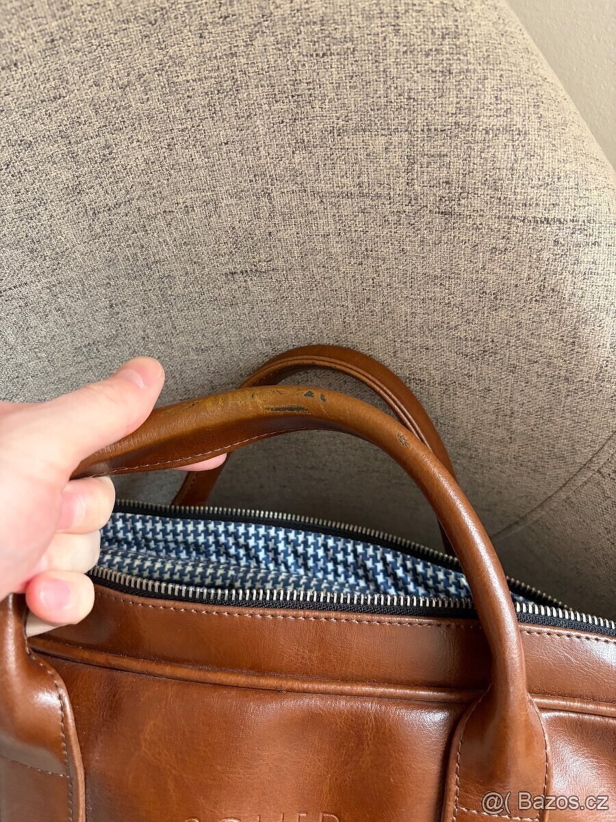Hnědá kožená brašna na notebook - 4