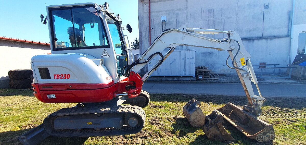 Takeuchi TB230 POUZE 1037mth, po servisu - 4