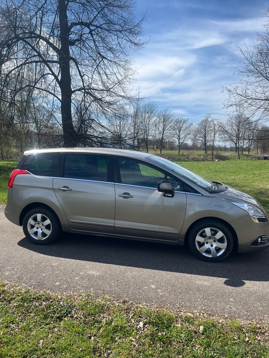Peugeot 5008 - 4
