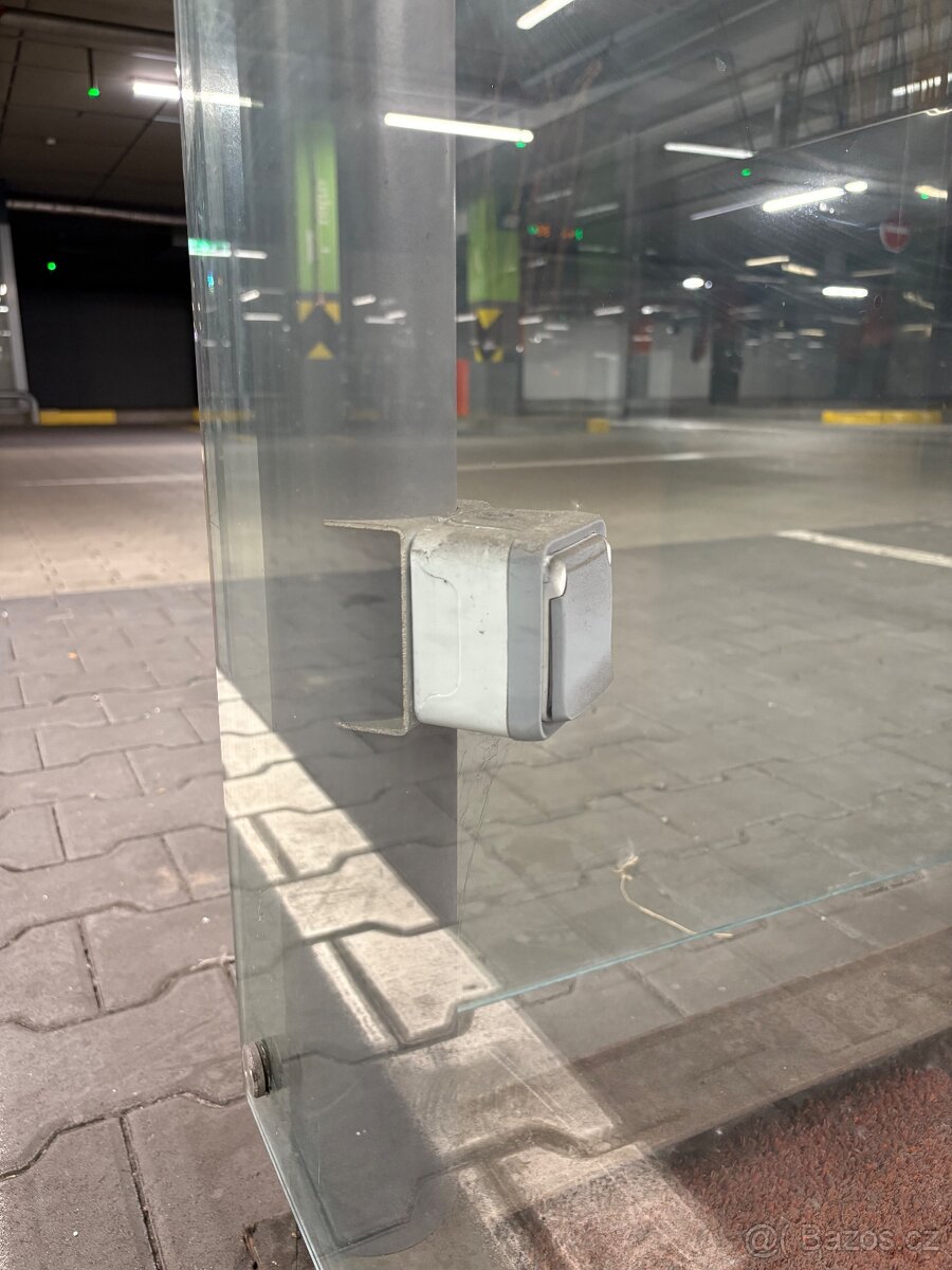 Skleněný prostor / skleněný box (kancelář/stánek) - 4