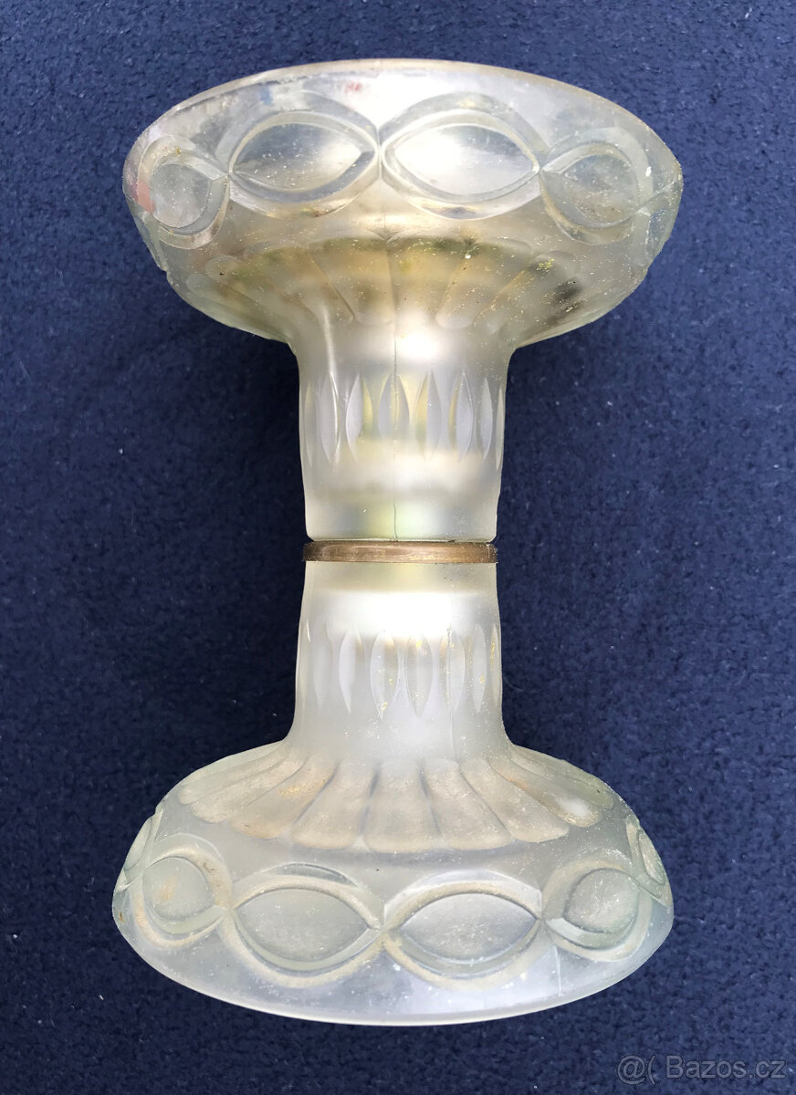 Starý Skleněný Svícen Zdobený - 4