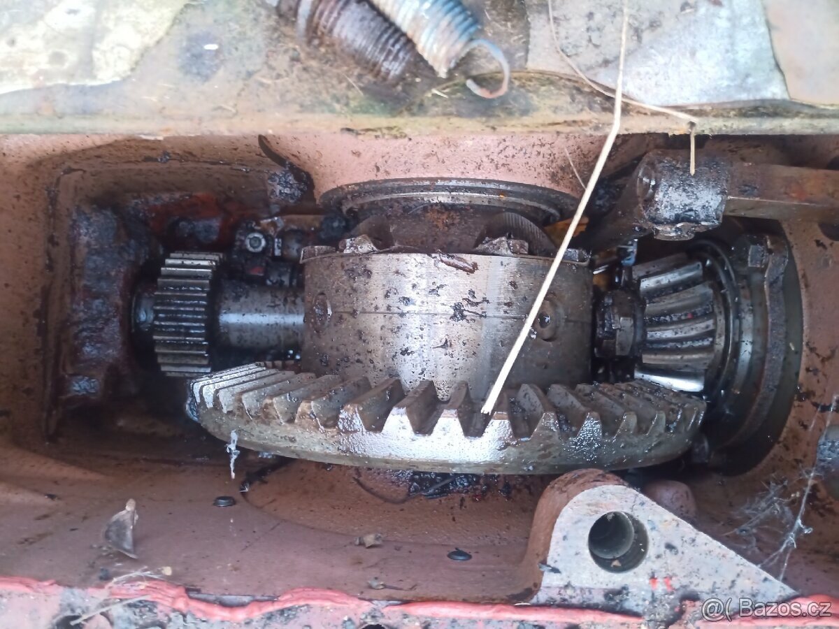 Zetor 4712 díly - 4