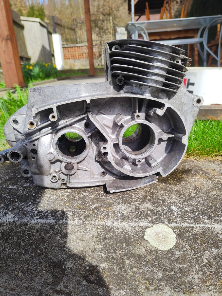 Díly motor jawa 250/353 - 4