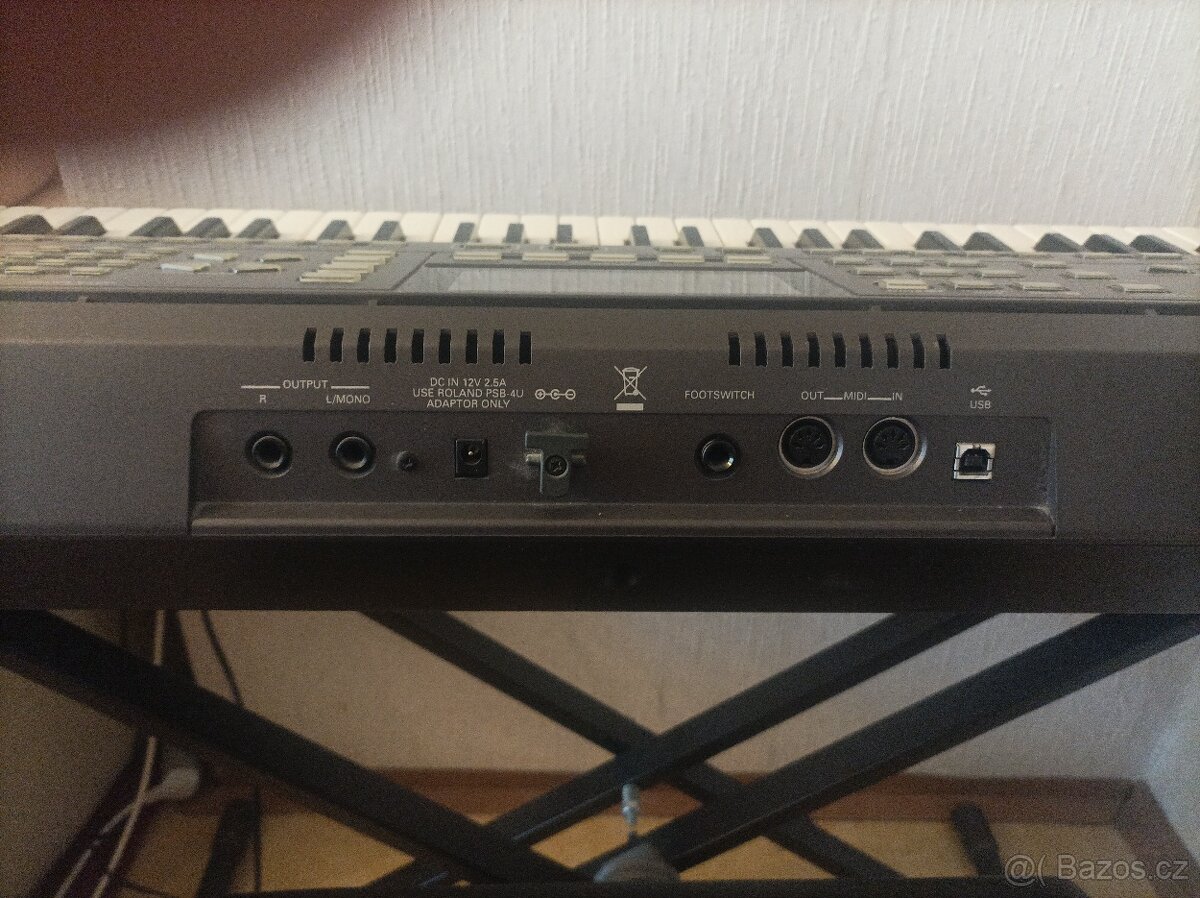 Profi keyboard ROLAND - 4