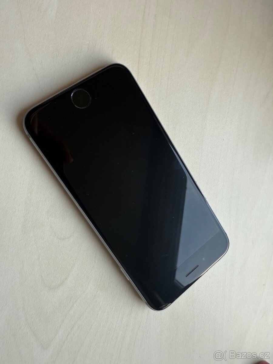 iPhone 6S 64 GB stribrny - 4